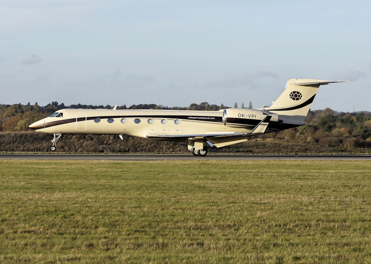Heavy Jets, Global 6000 · Falcon 8X · Gulfstream G650 private jet charter