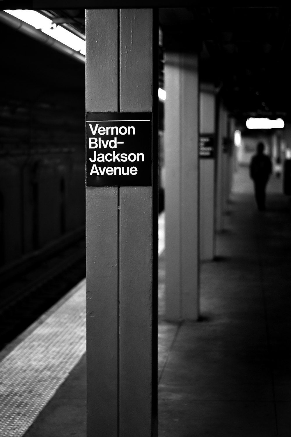 Vernon Boulevard Jackson Avenue building signage