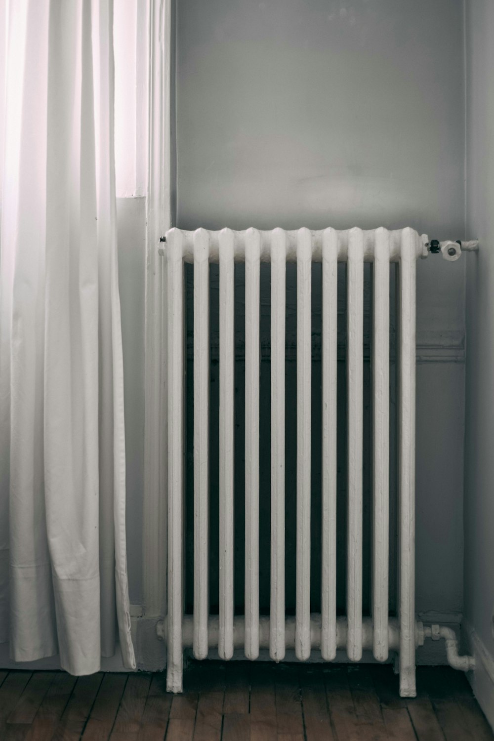 white gas radiator