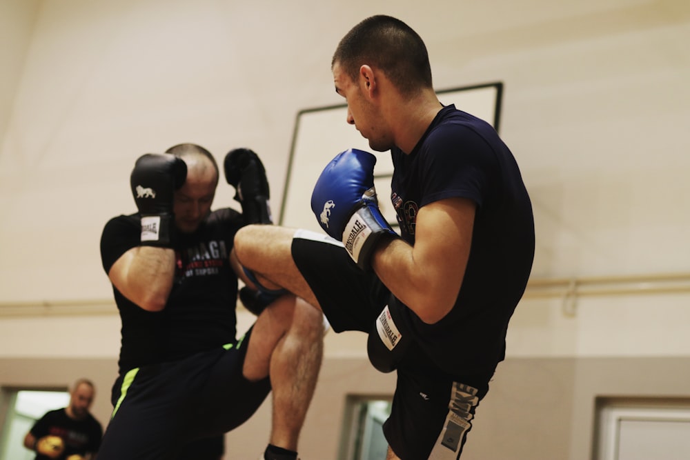 Kickboxing de dos hombres