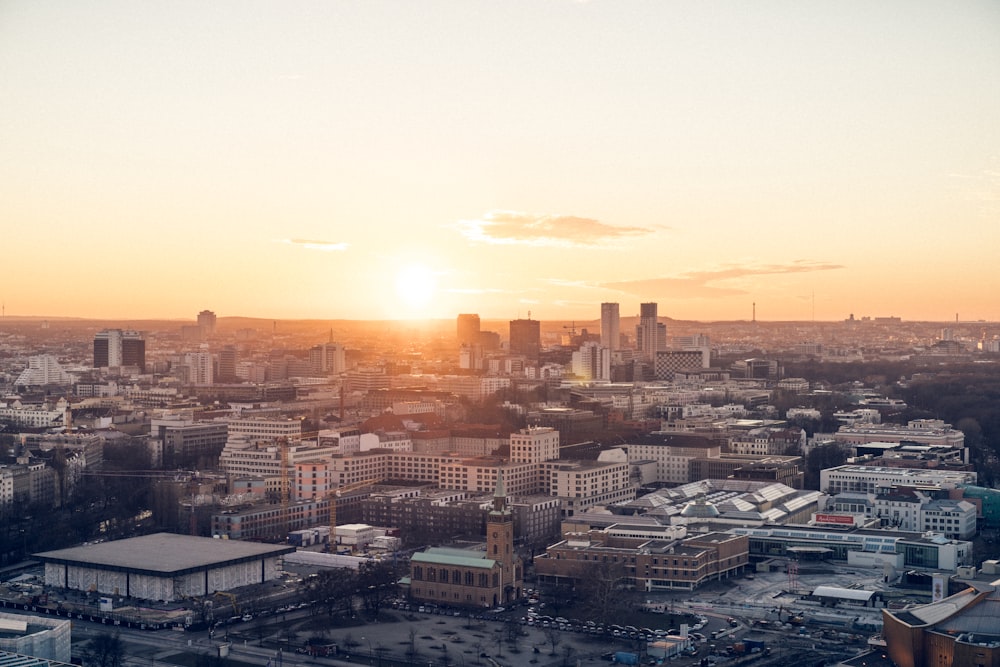 Stadt zur Goldenen Stunde