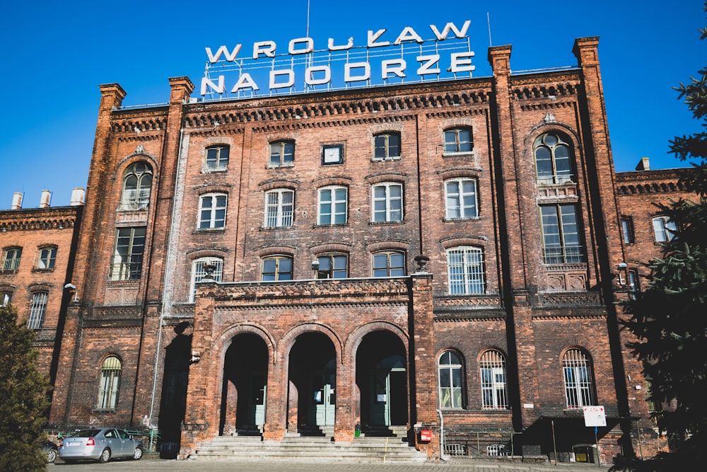 Wroukaw Nadodrze building during daytime