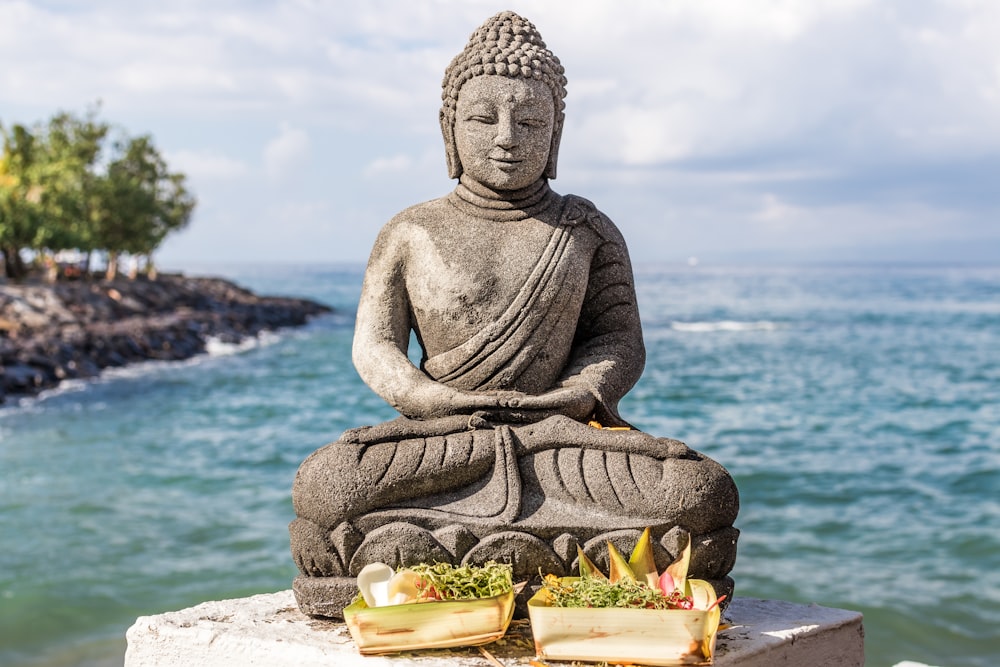 ゴータマ・ブッダと2つの籠の食べ物