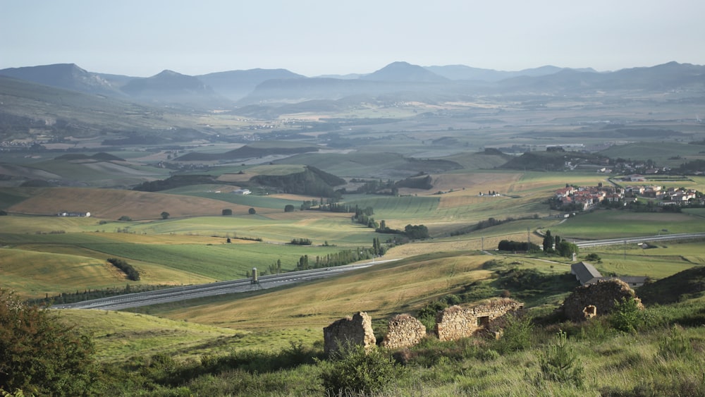 foto di paesaggio del campo d'erba