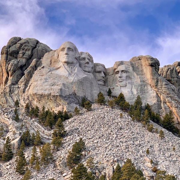 Best Times to Visit Mount Rushmore: Weather & Seasons Guide