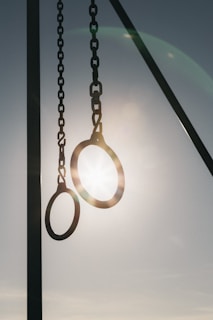 hanging chain silhouette