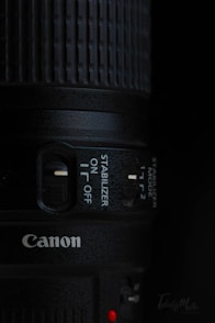 black Canon zoom lens