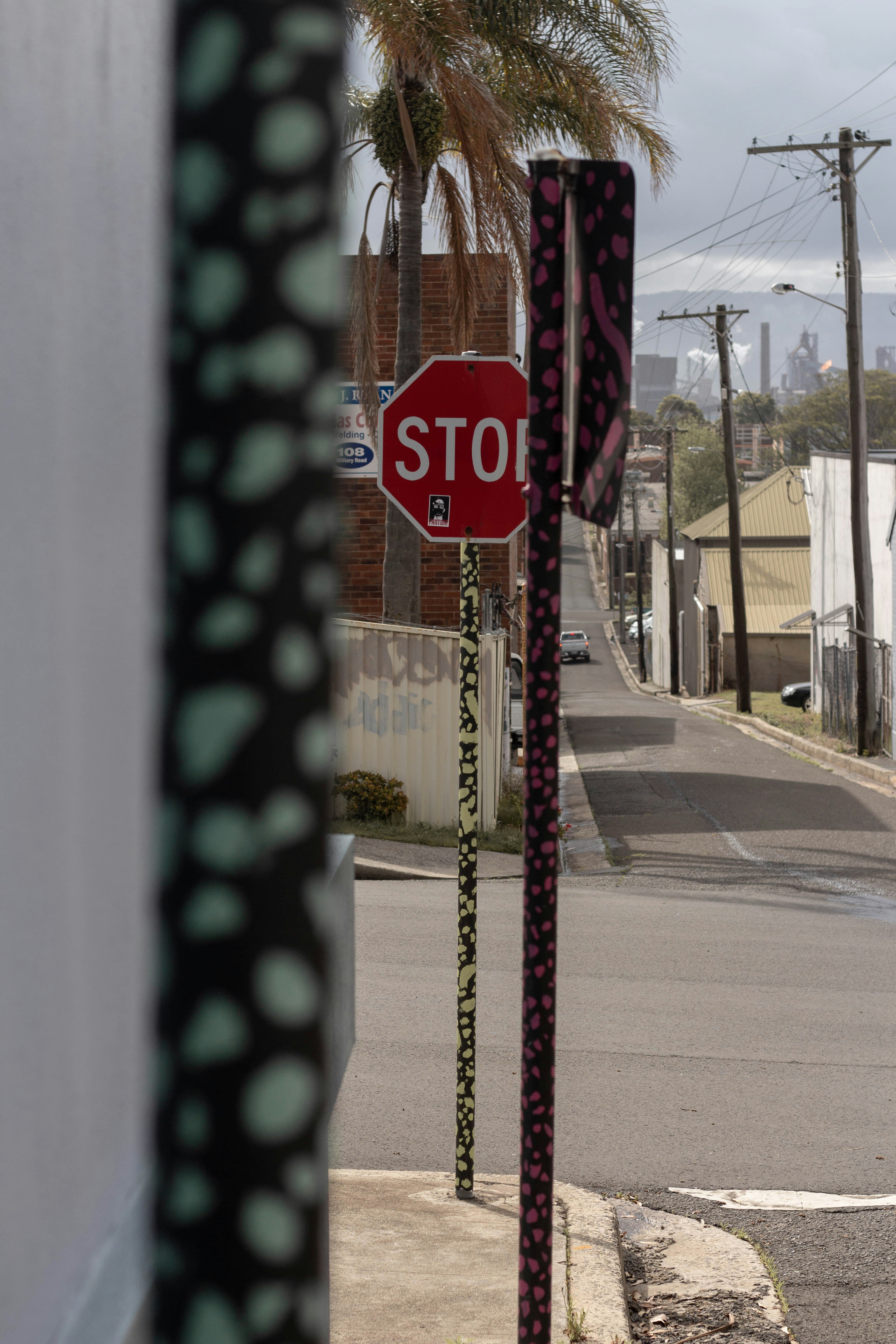 en la señalización de parada de distancia