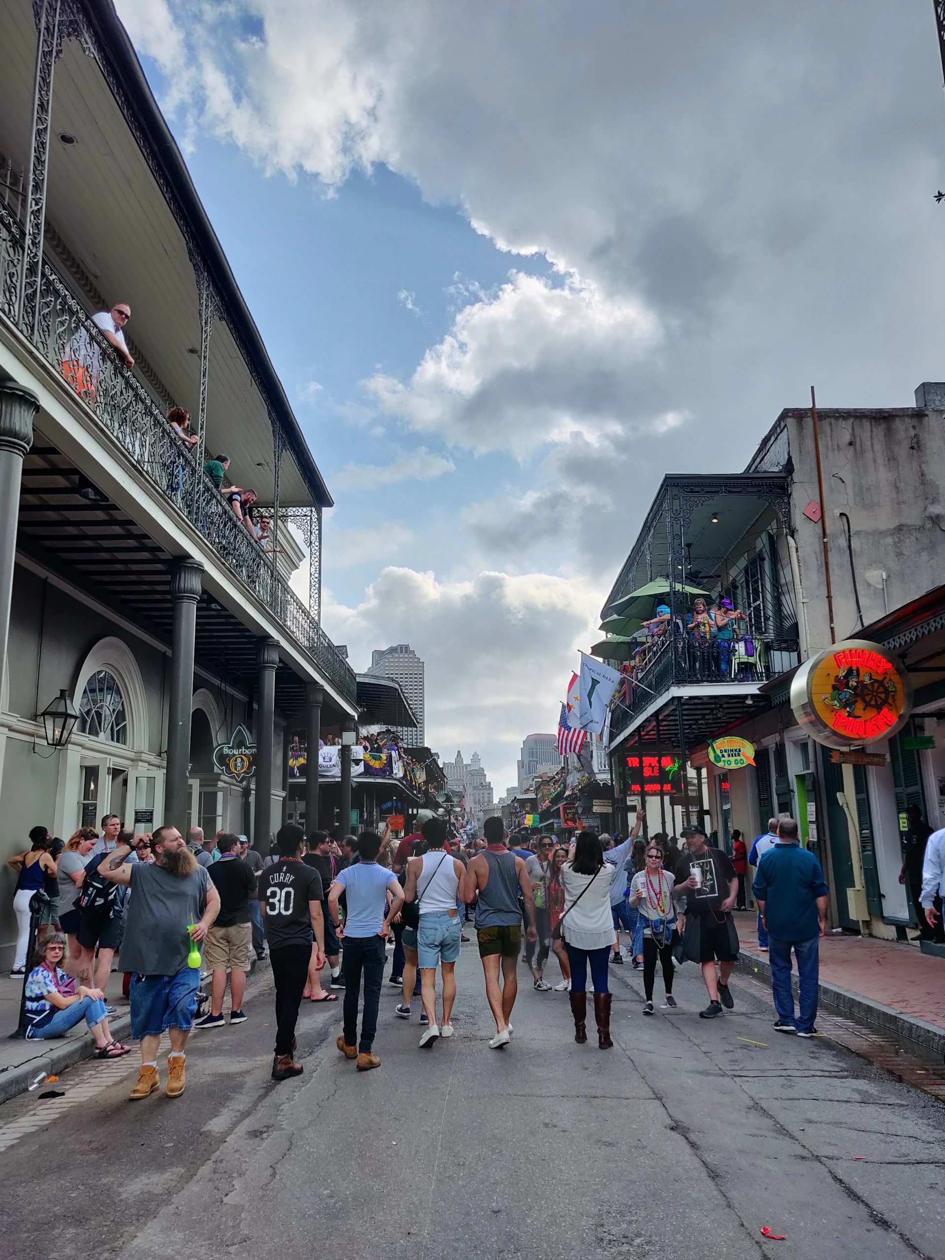 gray computer monitor