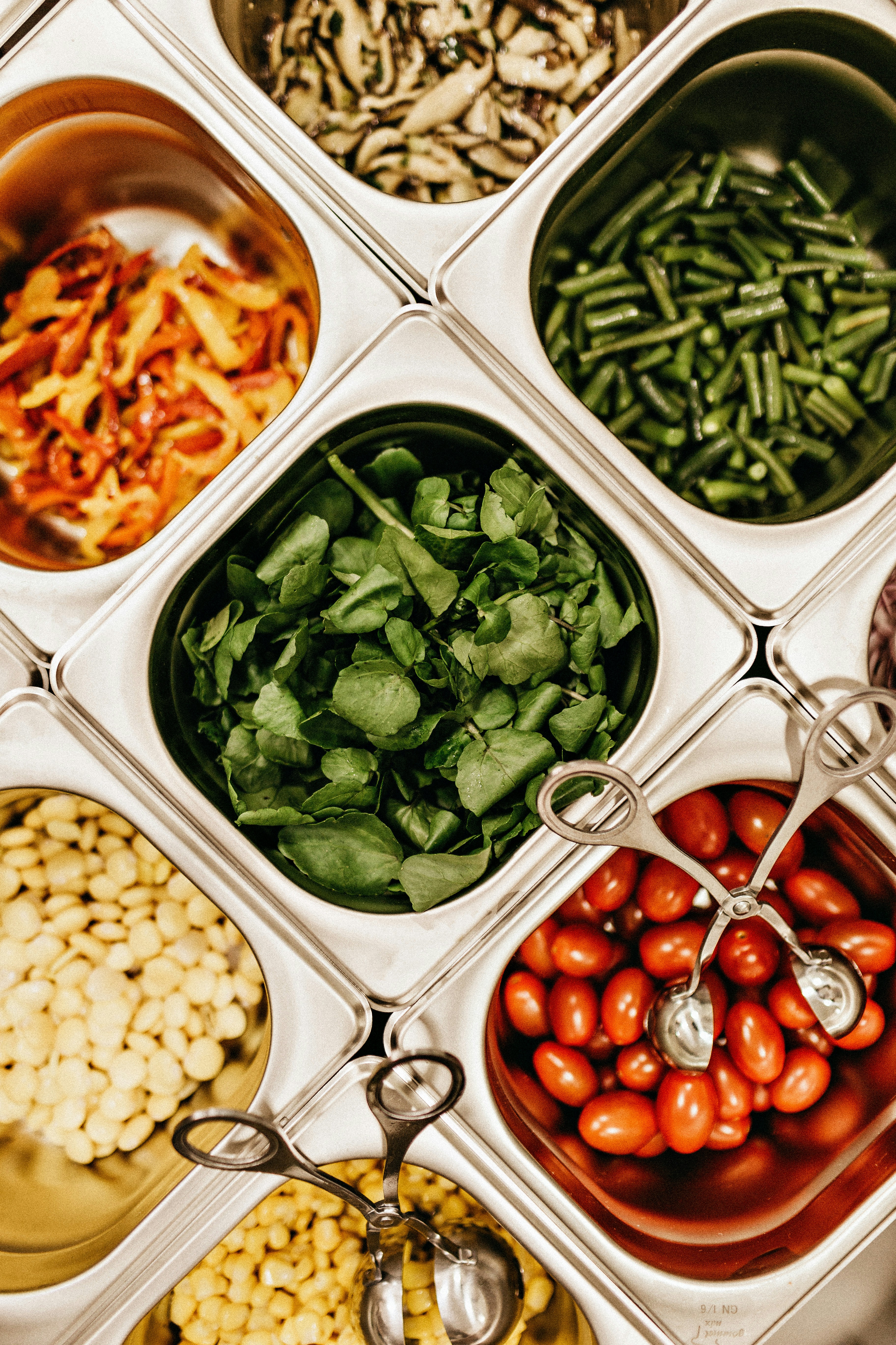 Repas à la cantine. | Photo : Unsplash