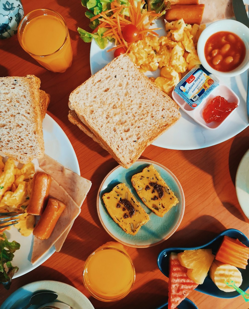 breads and and cheese on plate