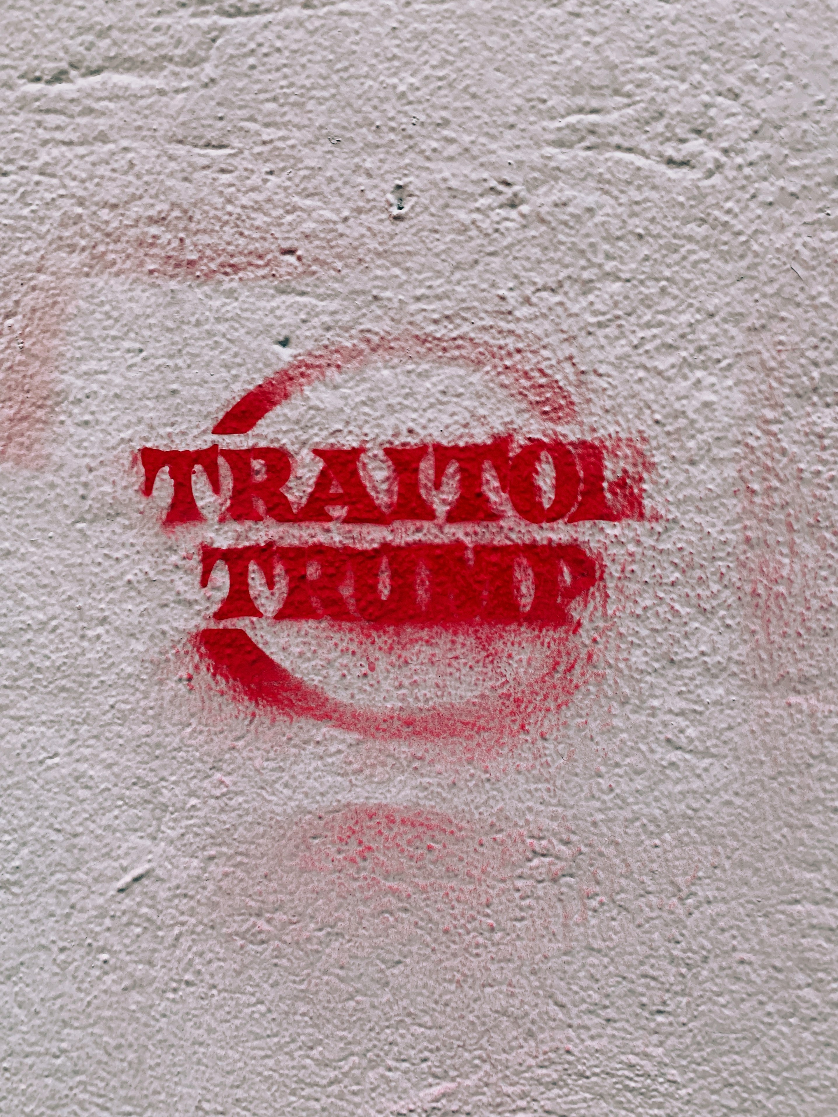red Traitol Trump paint