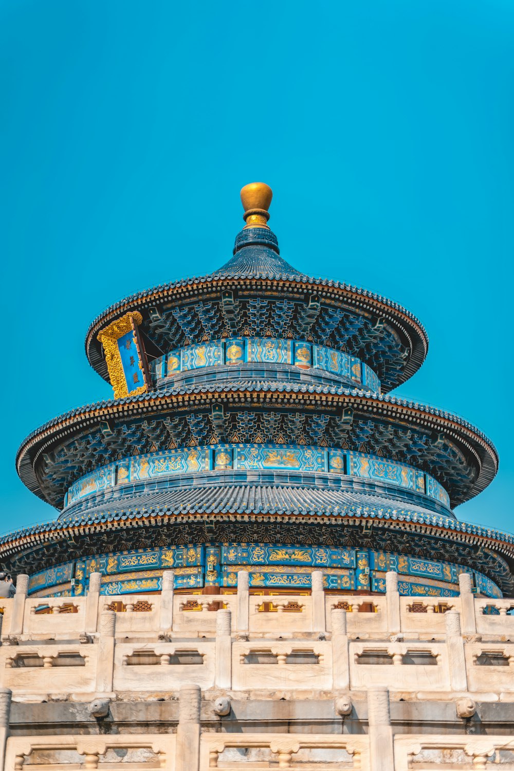 blue and white pagoda