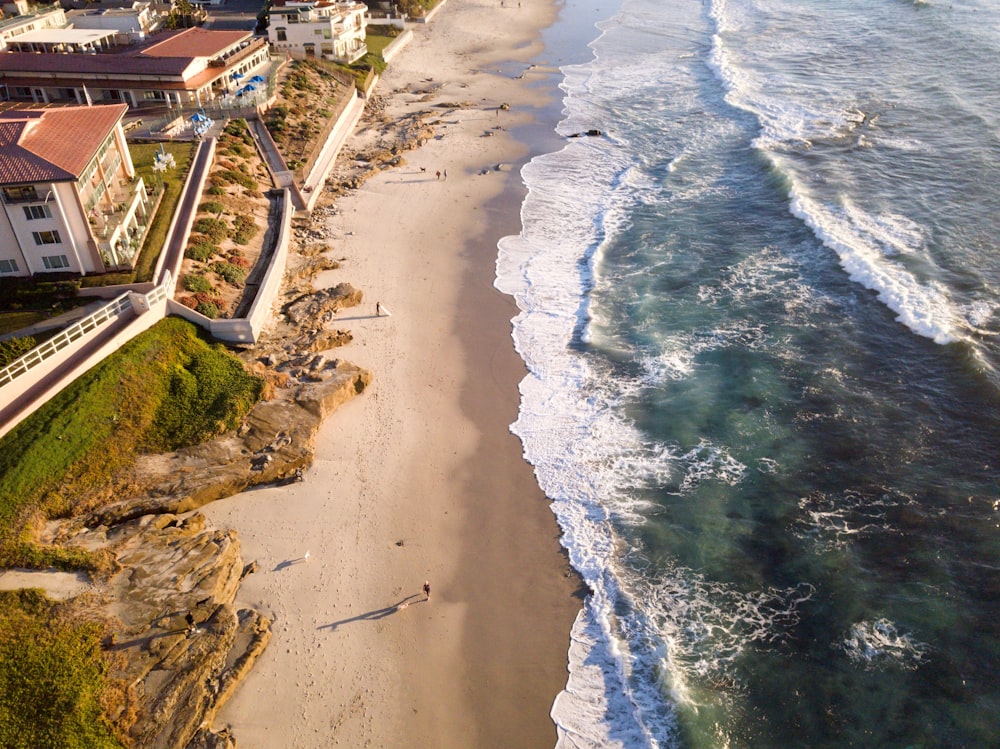 Photo aérienne du bord de mer