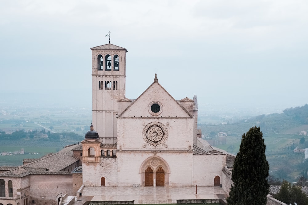 Basilika San Francesco d'Assisi tagsüber