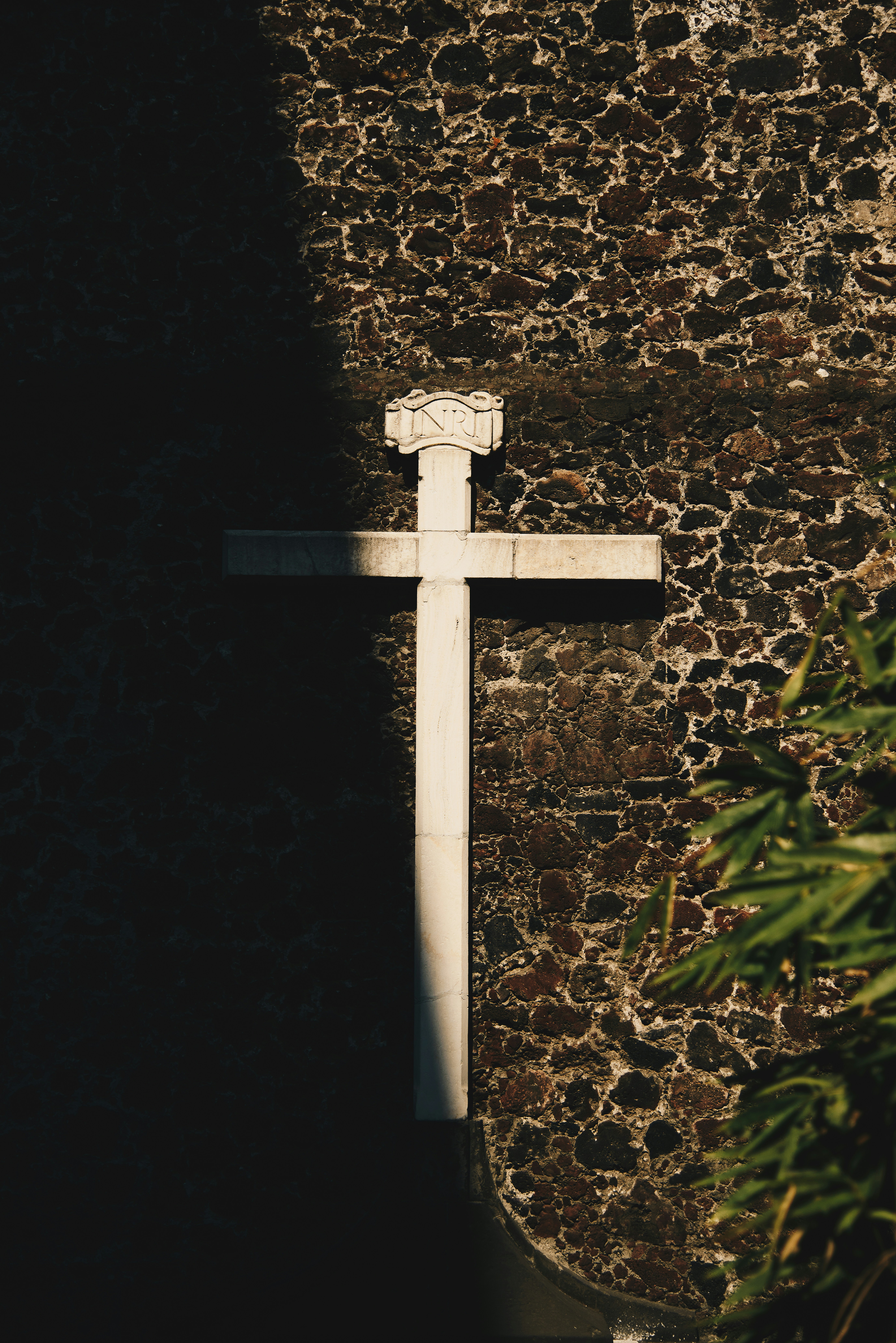 白い十字架の装飾の写真 Unsplashで見つけるクロスの無料写真