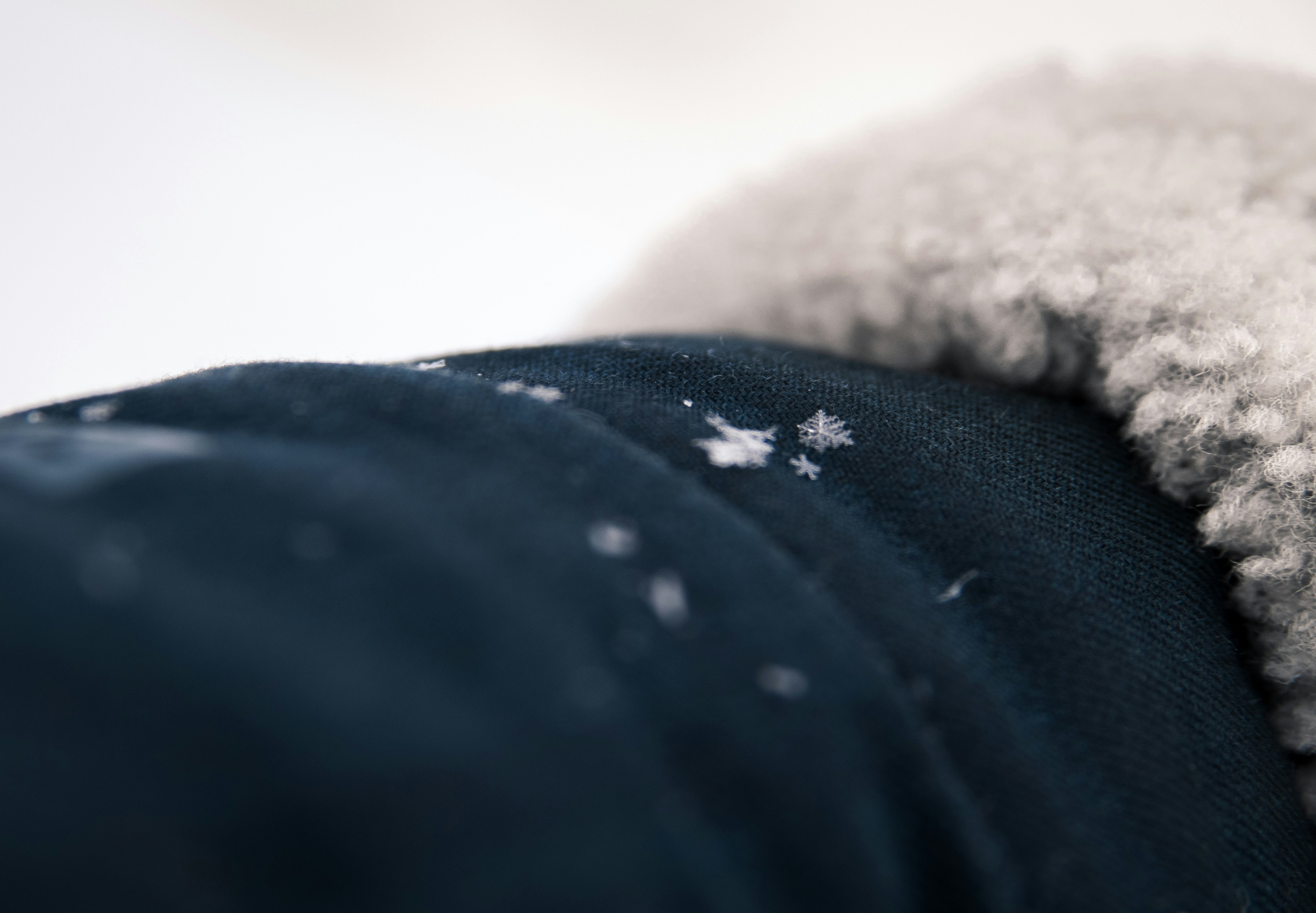 겨울철 발열안감 바지 추천 - black and white apparel