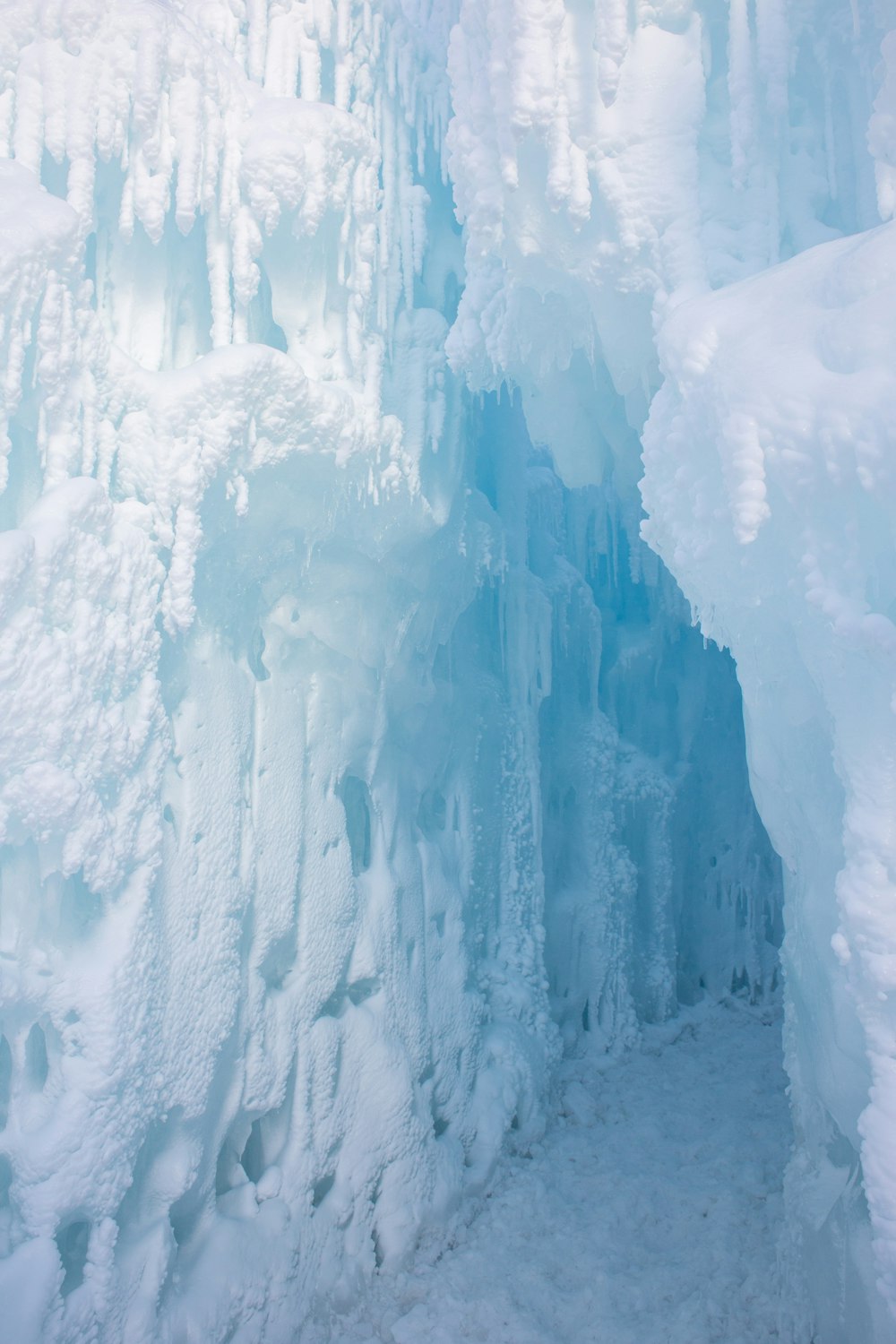 paredes cobertas de neve