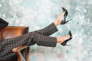 fashion photography,how to photograph woman wearing stiletto shoes