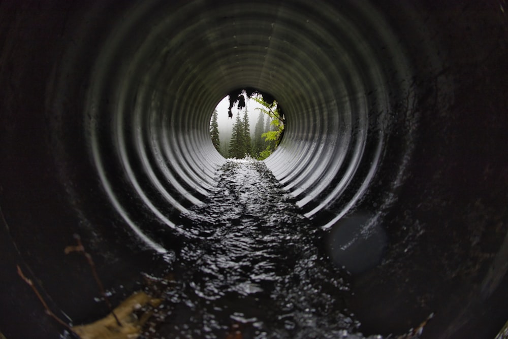 Túnel de agua vacío