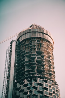 gray concrete building