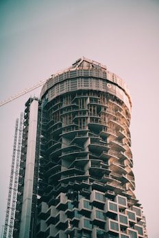 gray concrete building