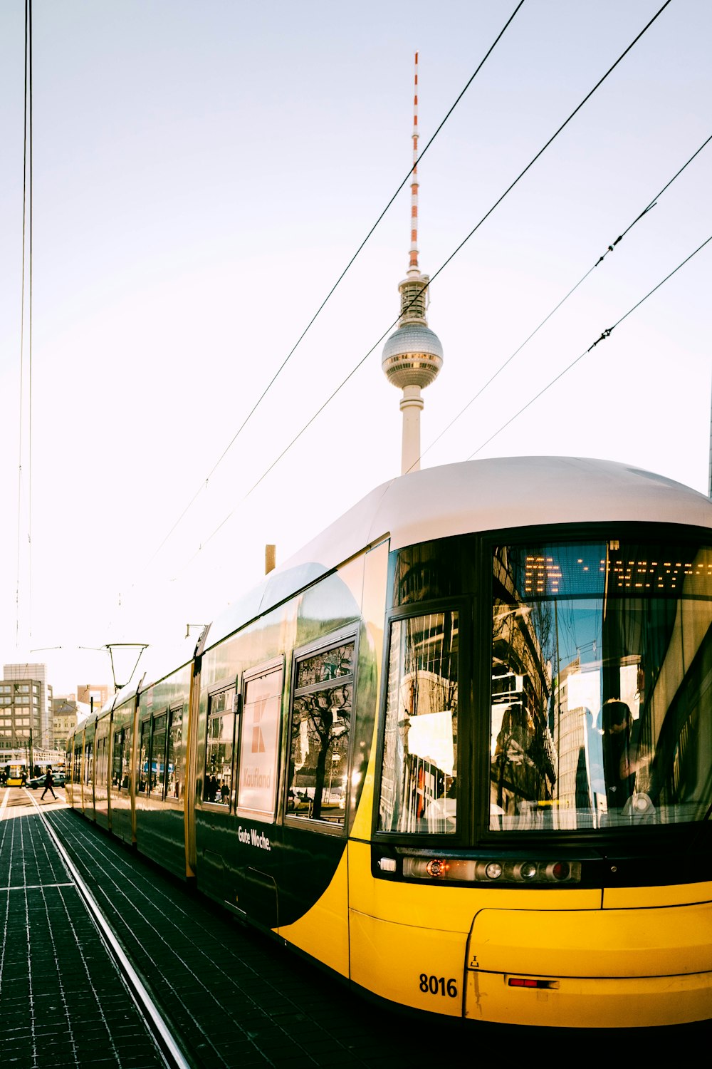 Train jaune