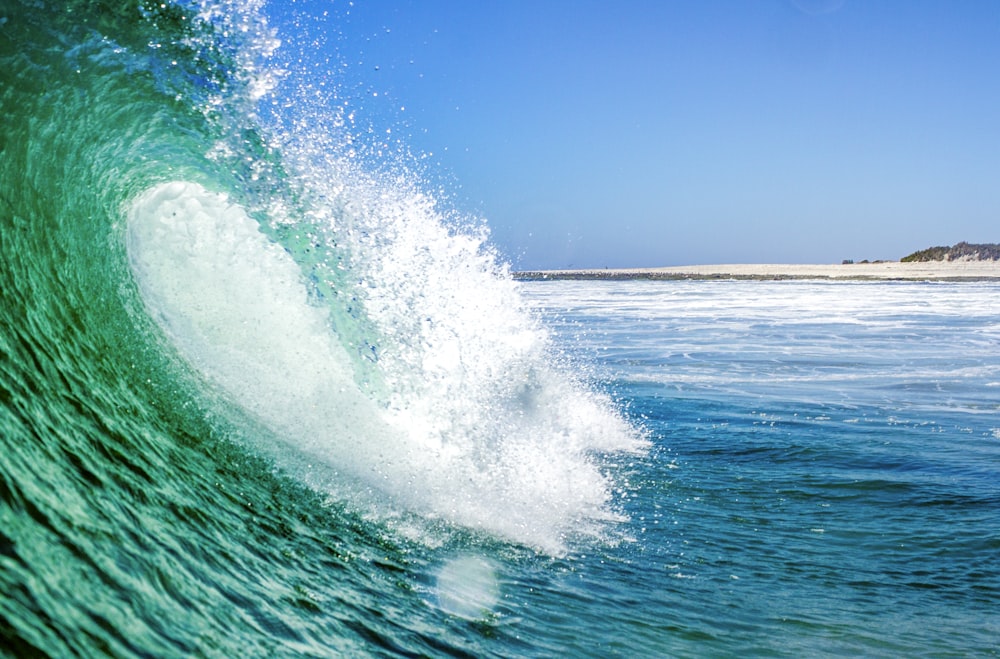 body of wave water