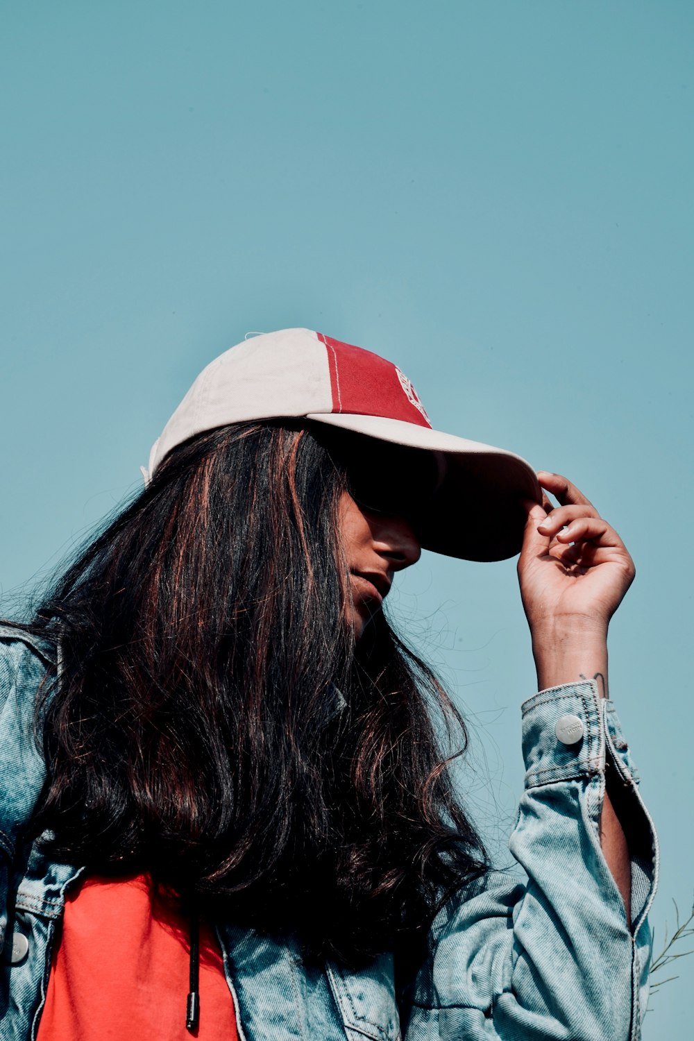 woman wearing white and red baseball cap during daytime photo – Free  Apparel Image on Unsplash