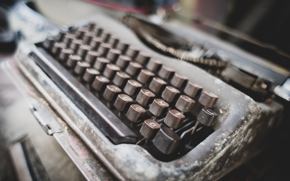 closeup photo of typewriter