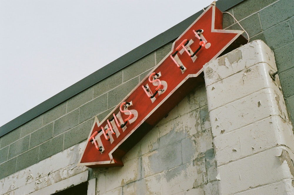 red arrow signage