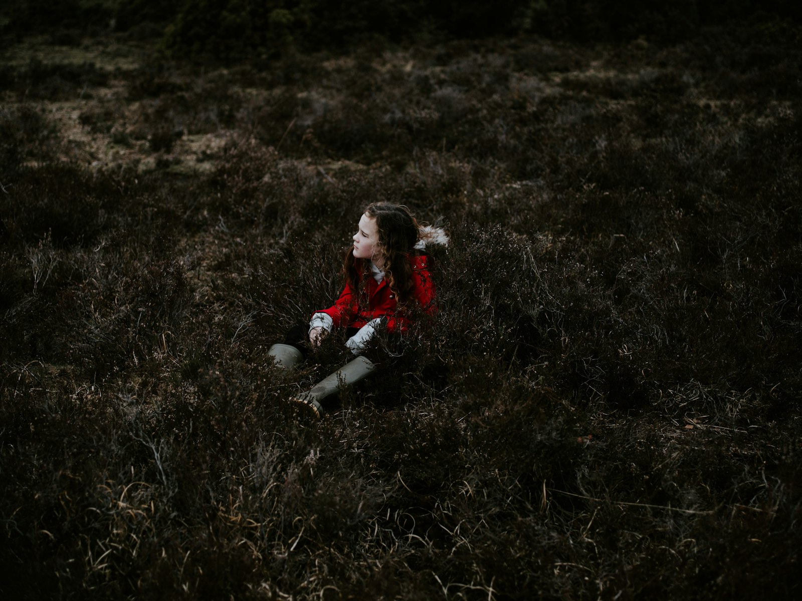 Pentax 645Z + Pentax smc D FA 645 55mm F2.8 AL (IF) SDM AW sample photo. Girl sitting on grass photography