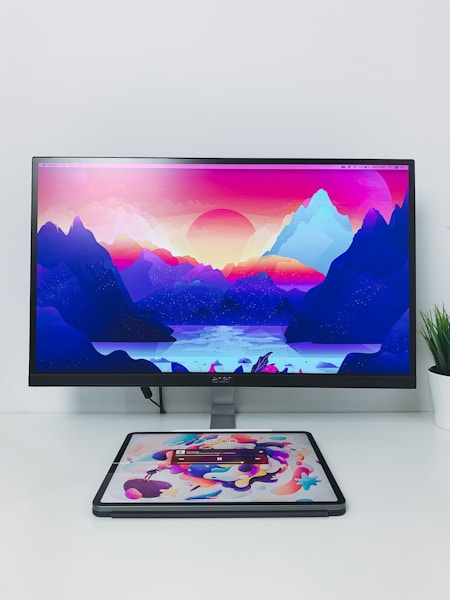 Different monitor panel types side by side