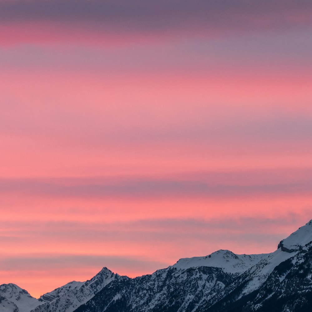 Couverture de montagne avec de la neige