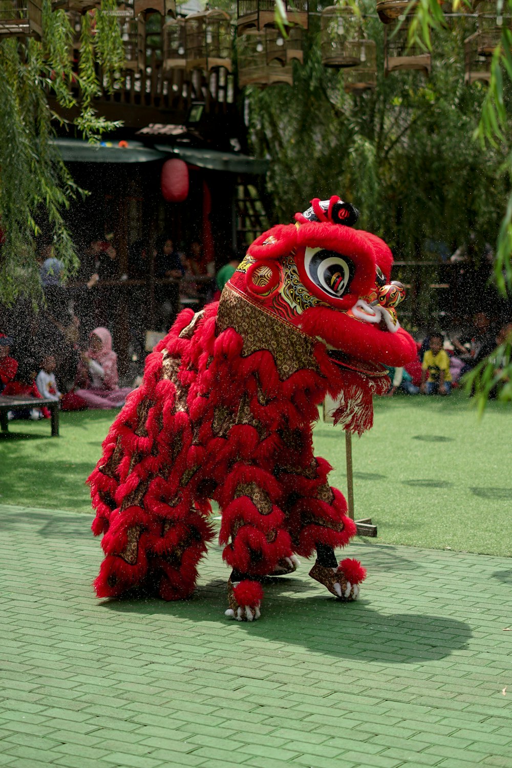 disfraz de león chino rojo