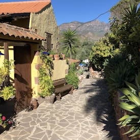 Photo 1551705224 56230dc2a58f?q=85&w=275&h=275&fit=crop