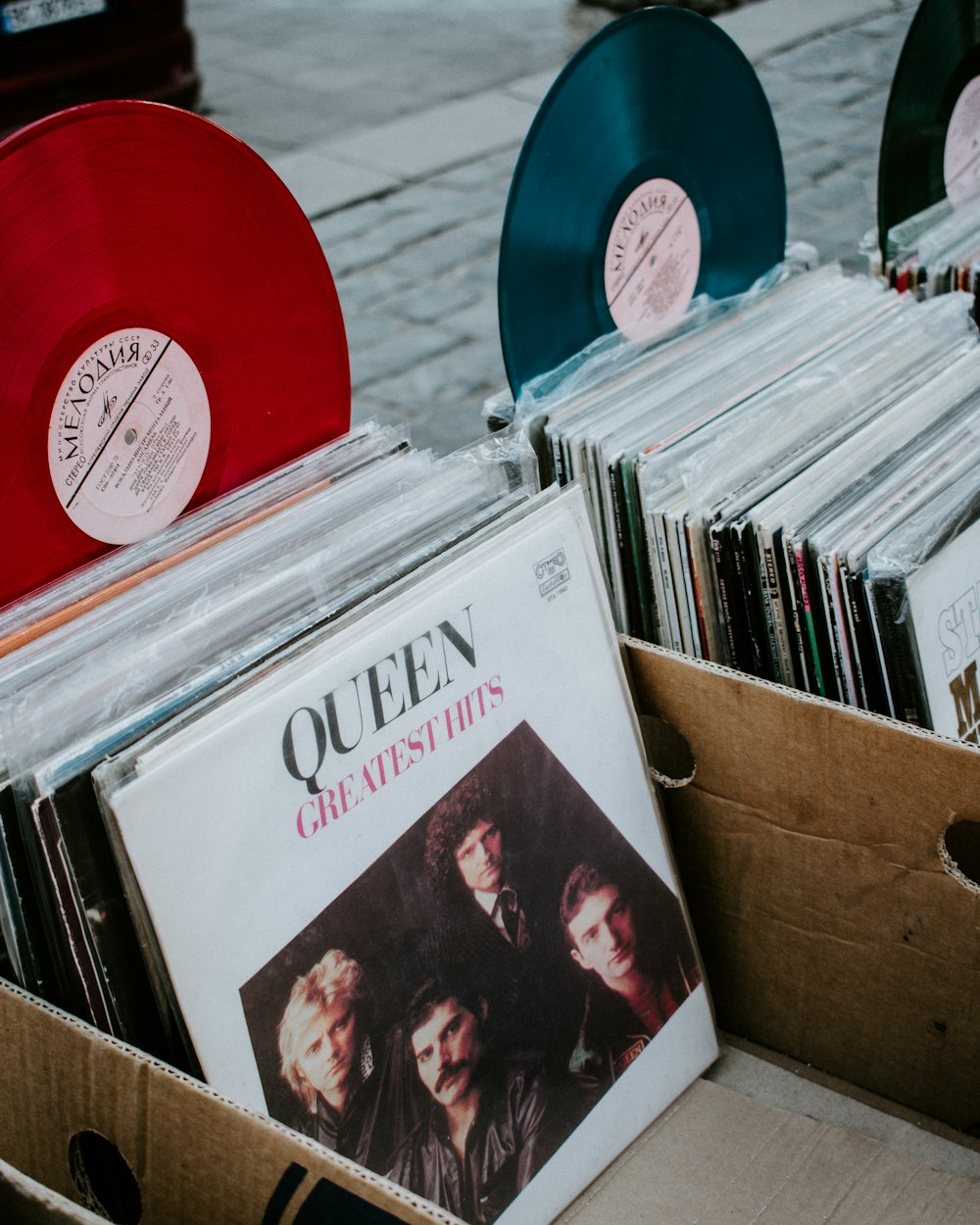 Queen Greatest Hits vinyl sleeve