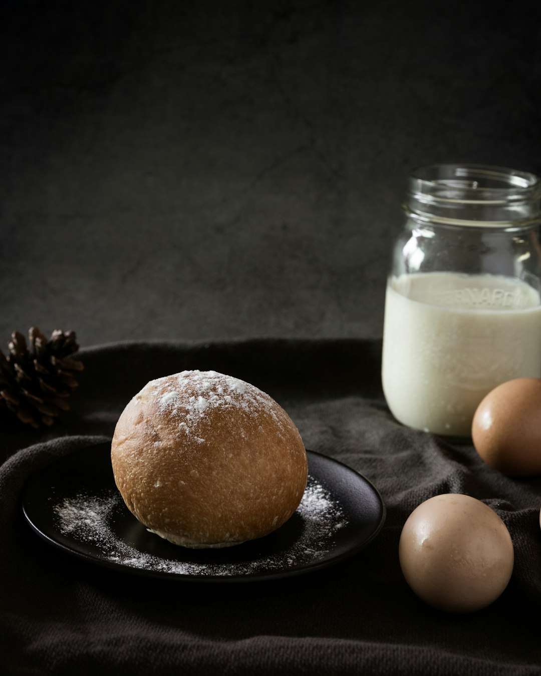 baked bread on saucer