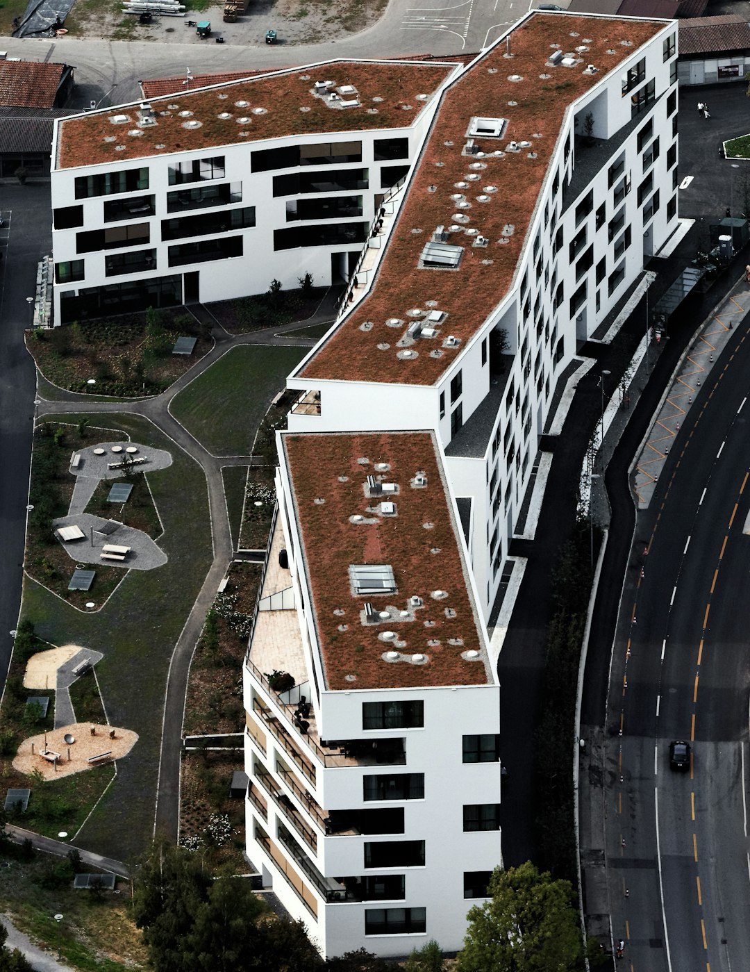 white building aerial view photo
