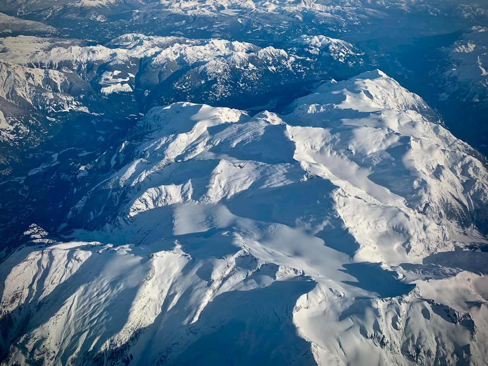 white snow mountain