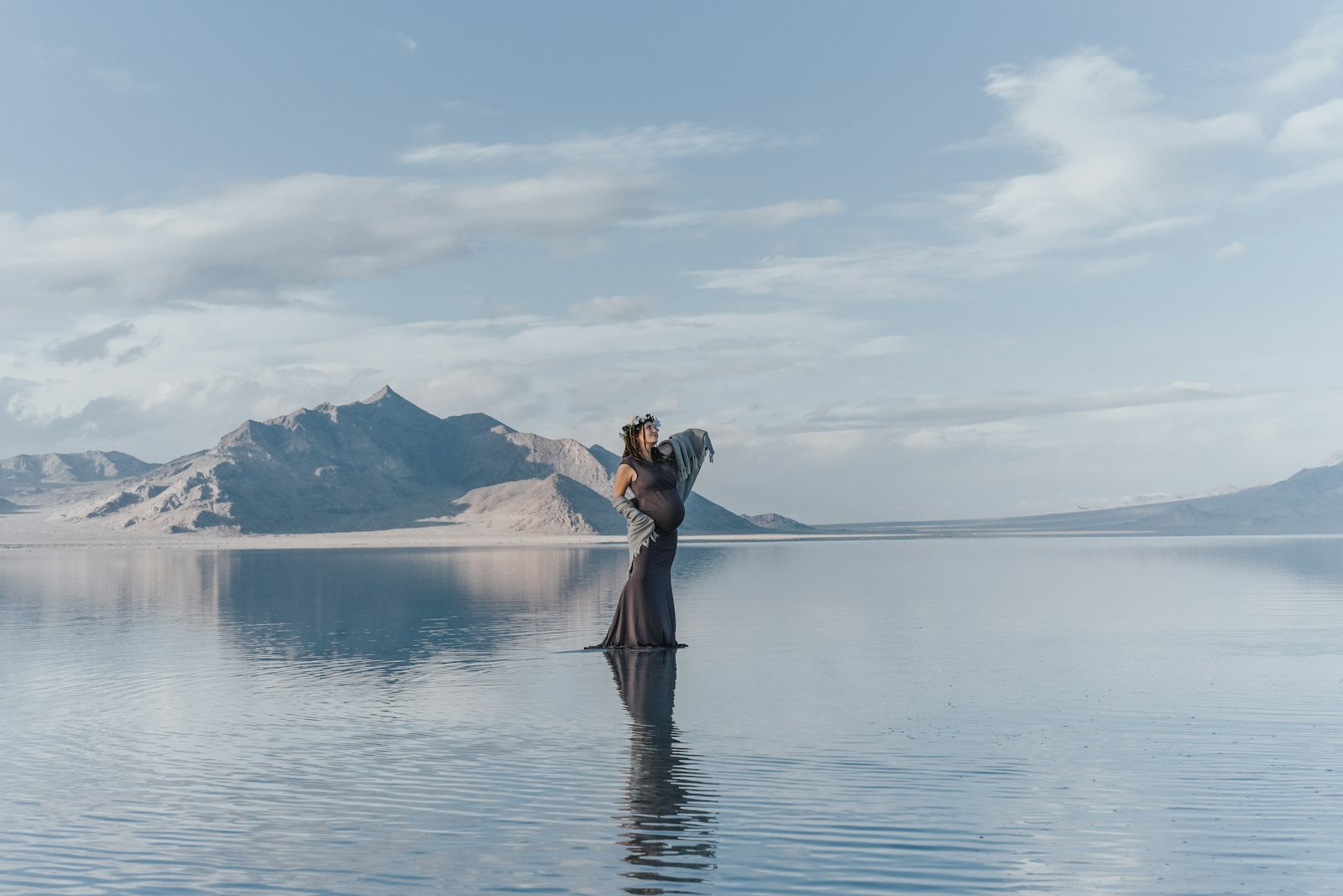 Nikon D810 + Sigma 50mm F1.4 DG HSM Art sample photo. Woman standing on body photography