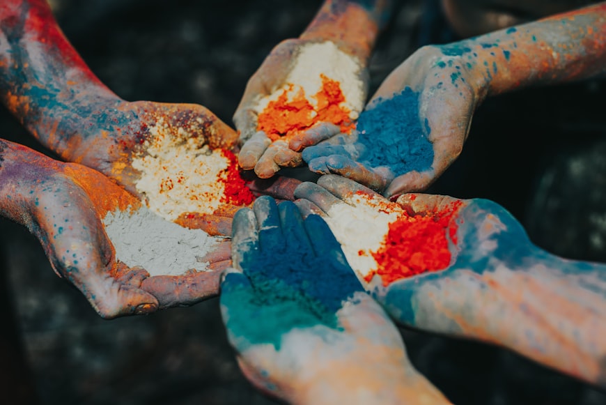 food dyes on hands