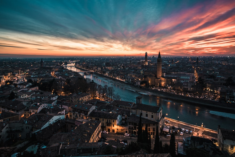 Photographie aérienne des bâtiments de la ville