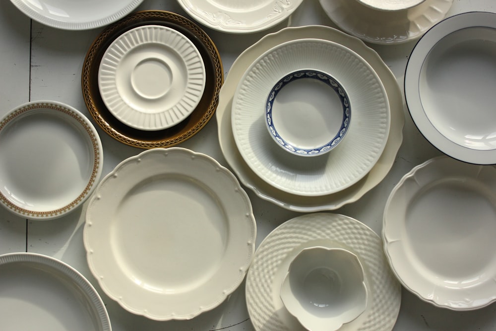 assorted-color ceramic dinnerware set