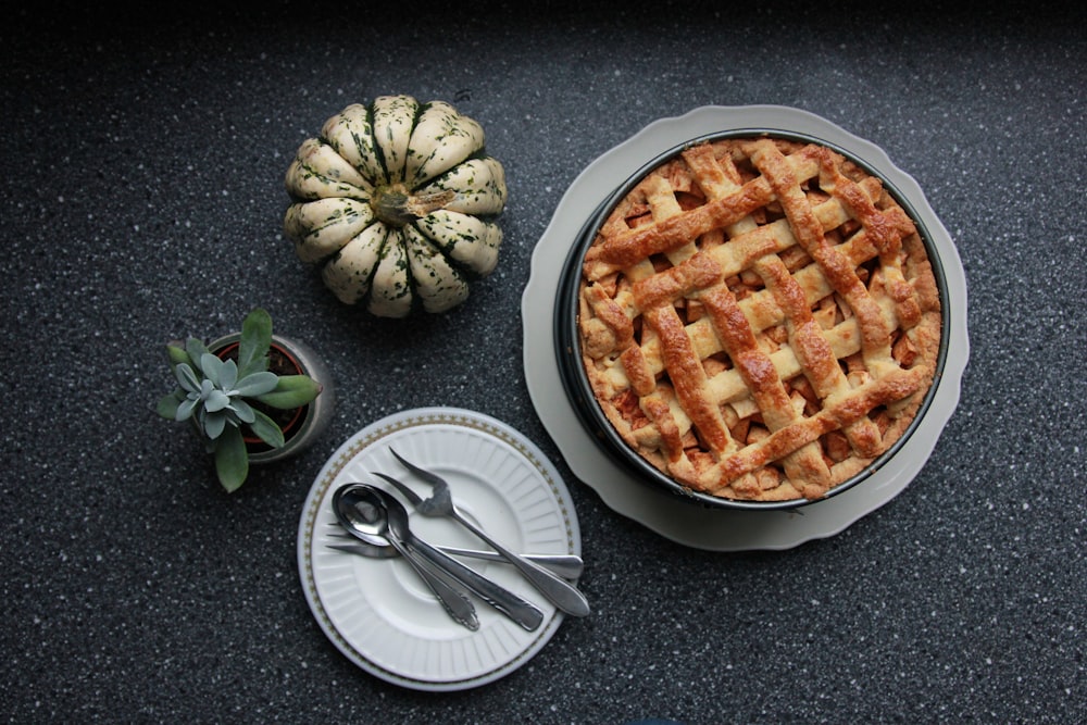 round pie on tray