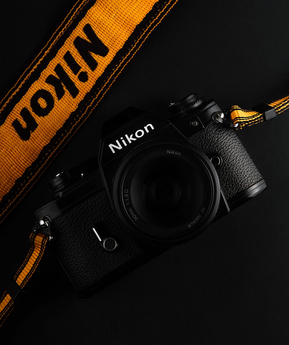 schwarze Nikon-Bodykamera