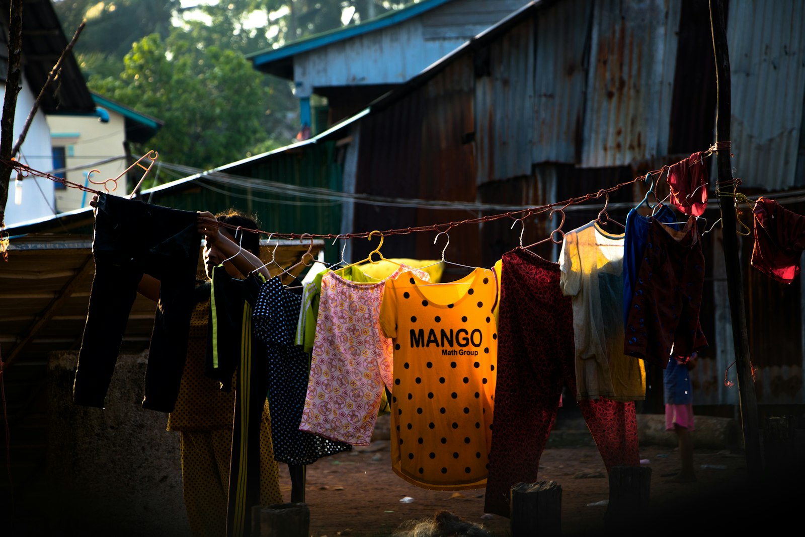 Canon EOS 760D (EOS Rebel T6s / EOS 8000D) + Canon EF-S 18-135mm F3.5-5.6 IS STM sample photo. Clothes hanged on clothesline photography