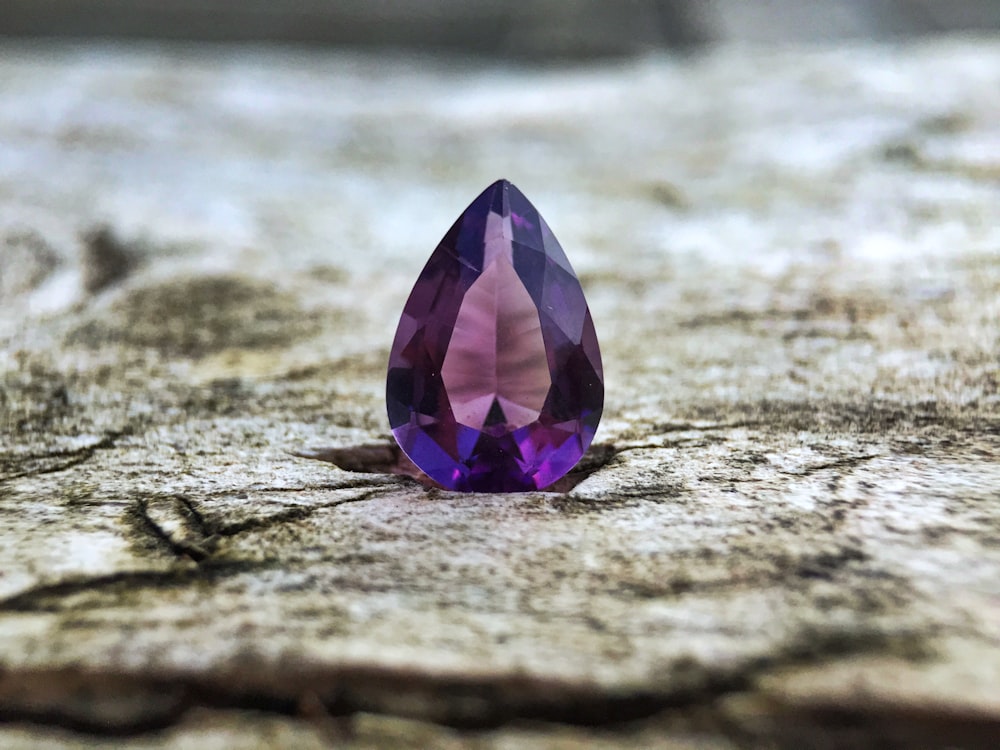 teardrop shape amethyst stone