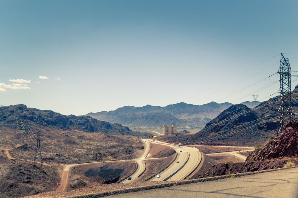 Vista de la carretera de doble sentido