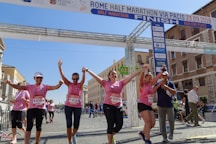people participating Rome Half Marathon during daytime